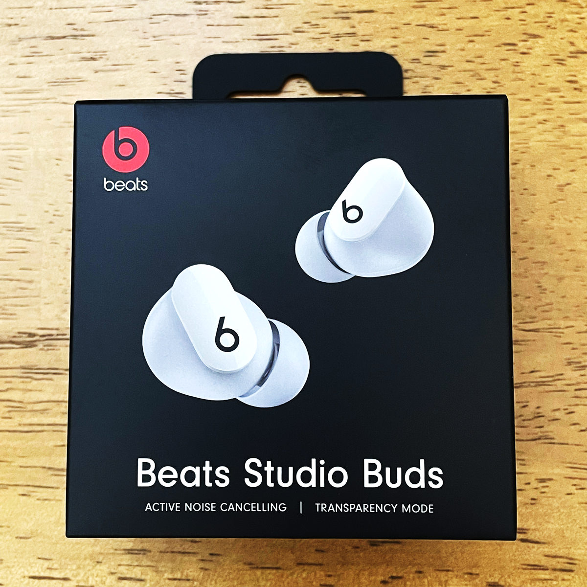 Beats Studio Buds パッケージ