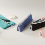 自立する薄型ペンケース（オリタテ）