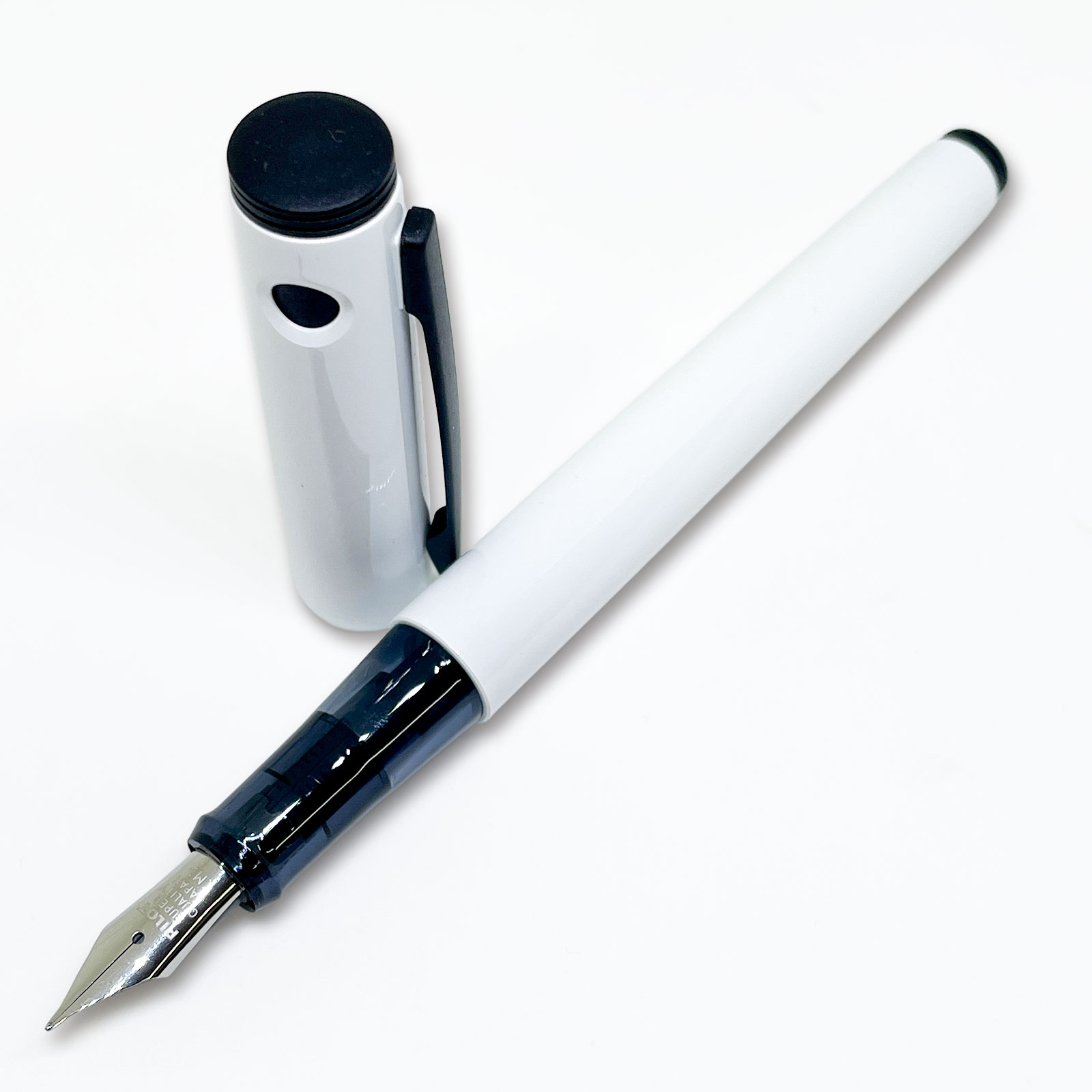 「ライティブ」アクティブホワイト Mニブ