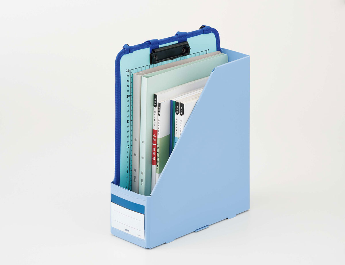 観察ボードも入る、ゆったりとした奥行き