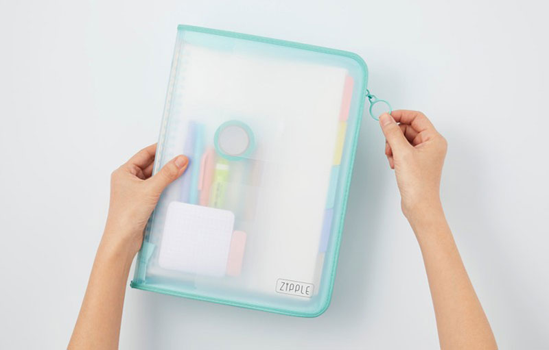 たっぷり入って持ち物まとまる