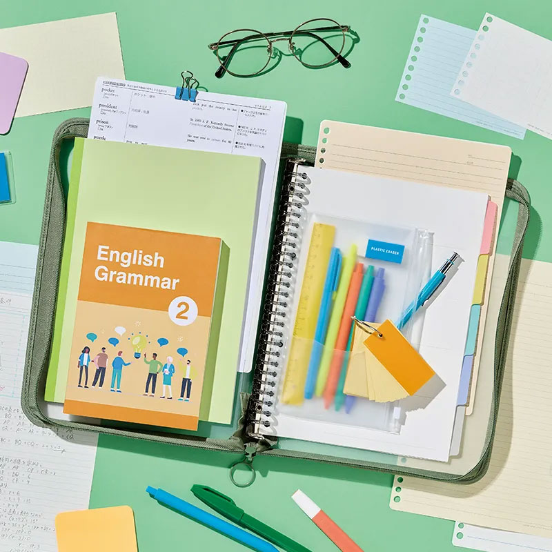 教室移動のときは教科書やプリントなど必要なものを入れて持ち運びを快適に！