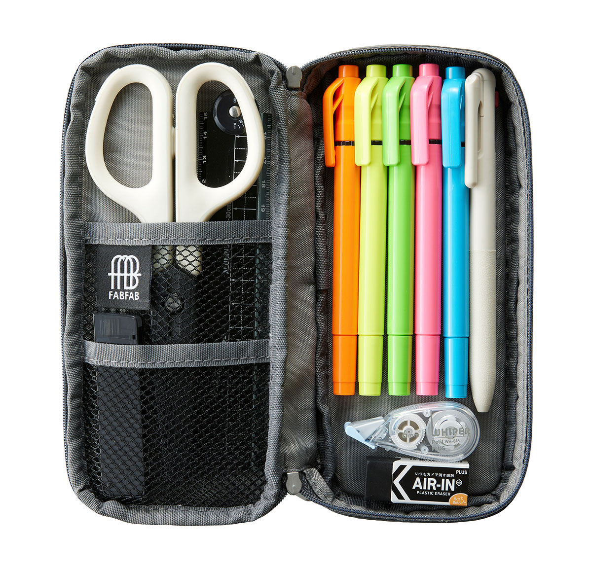 必要な文房具が収まる、実用性抜群の大容量収納