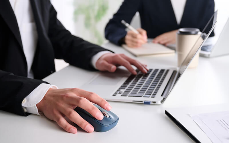 周囲にクリック音が響かない静音タイプ